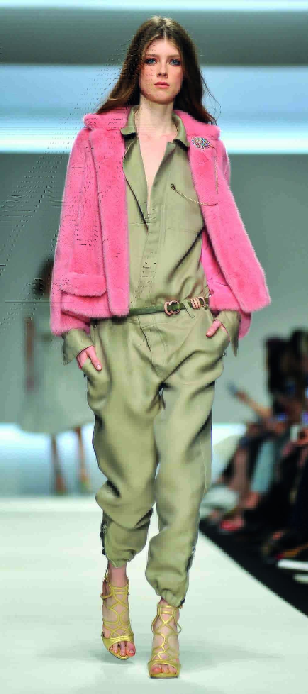 064-067_dress_code.indd